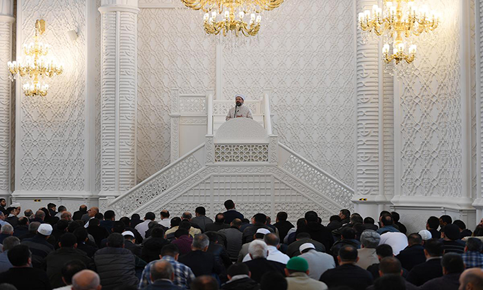 Diyanet İşleri Başkanı Erbaş, Bakü Haydar Camii’nde Hutbe İrad Etti