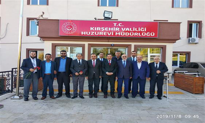 Huzurevi Sakinlerine Mevlid Kandili Ziyareti..