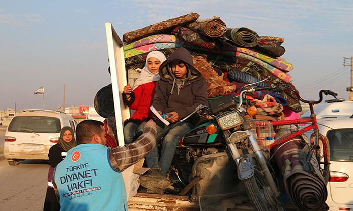 TDV’den Göç Yolundaki Ailelere Acil Yardım