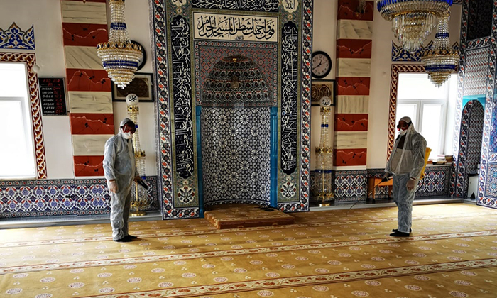 Camilerde Dezenfekte Çalışmaları Aralıksız Devam Ediyor!