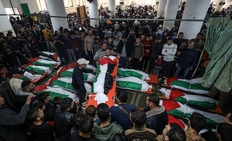 Yangında hayatını kaybeden Filistinliler dualarla uğurlandı