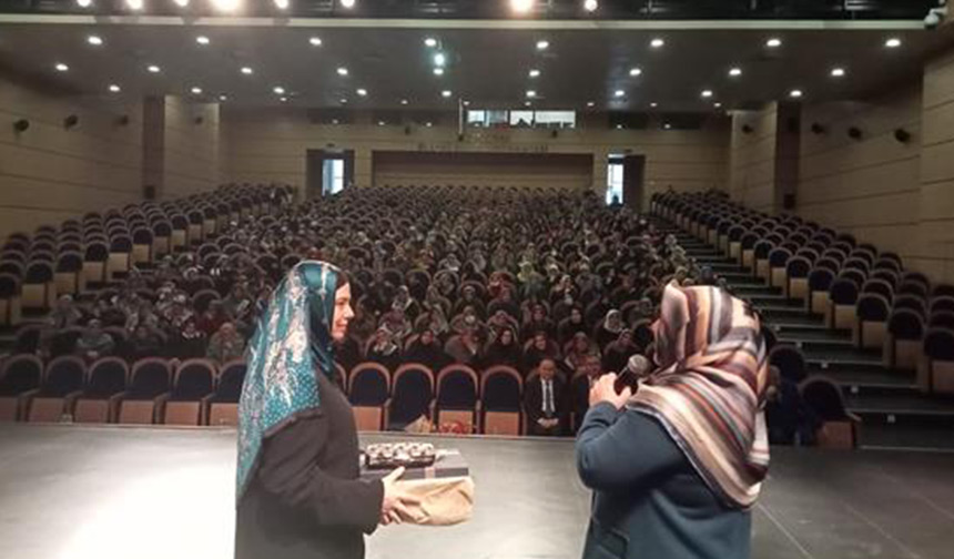 Prof. Dr. Huriye Martı, Kadın Din Görevlileriyle Bir Araya Geldi