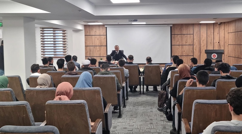 Müftülük “Kariyer Buluşmaları” Kapsamında Öğrencilere Rehberlik Ediyor