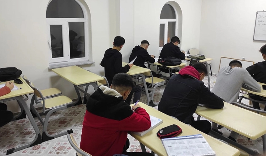 Müftülük, Haftada Bir Gün Gençlerle Bir Araya Geliyor