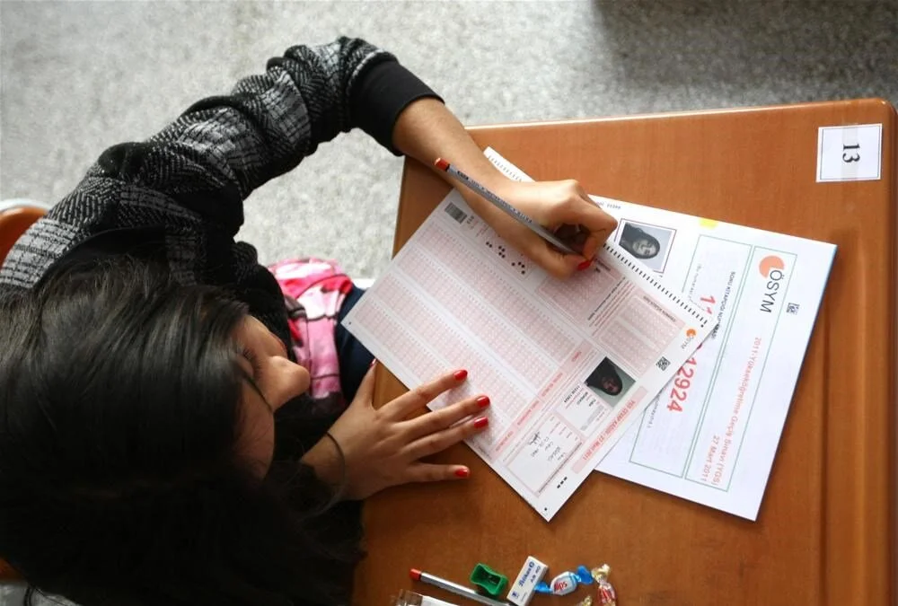 DHBT Sınavı Zor Mu?